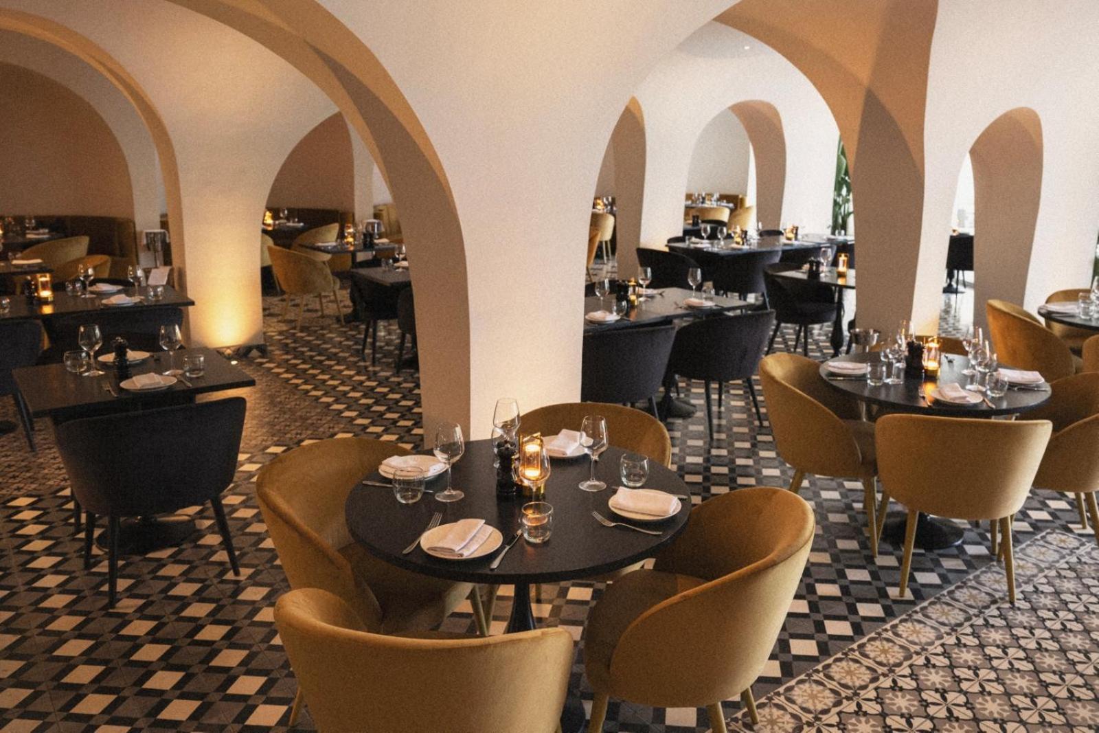 The Donna Portals (Adults Only) Hotell Portals Nous  Eksteriør bilde